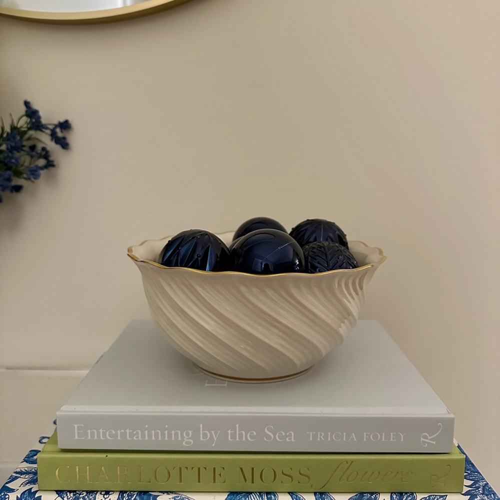 Lenox Richmond Vegetable Bowl 8” with 24K Gold Trim